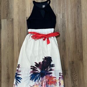 Vince Camuto Sleeveless maxi Dress with Red Belt and Palm Print size 12